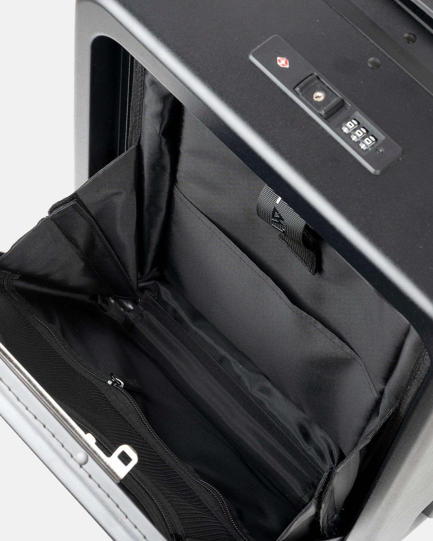 Traveller Suitcase Deep Black