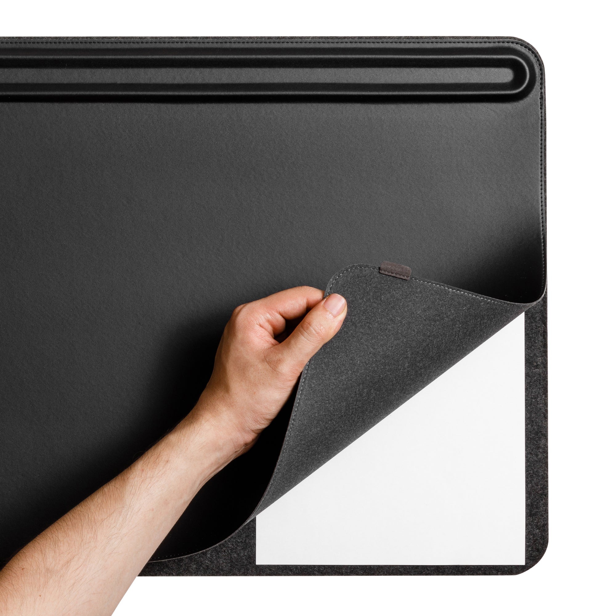 Desk mat met ingebouwde organisatiefuncties