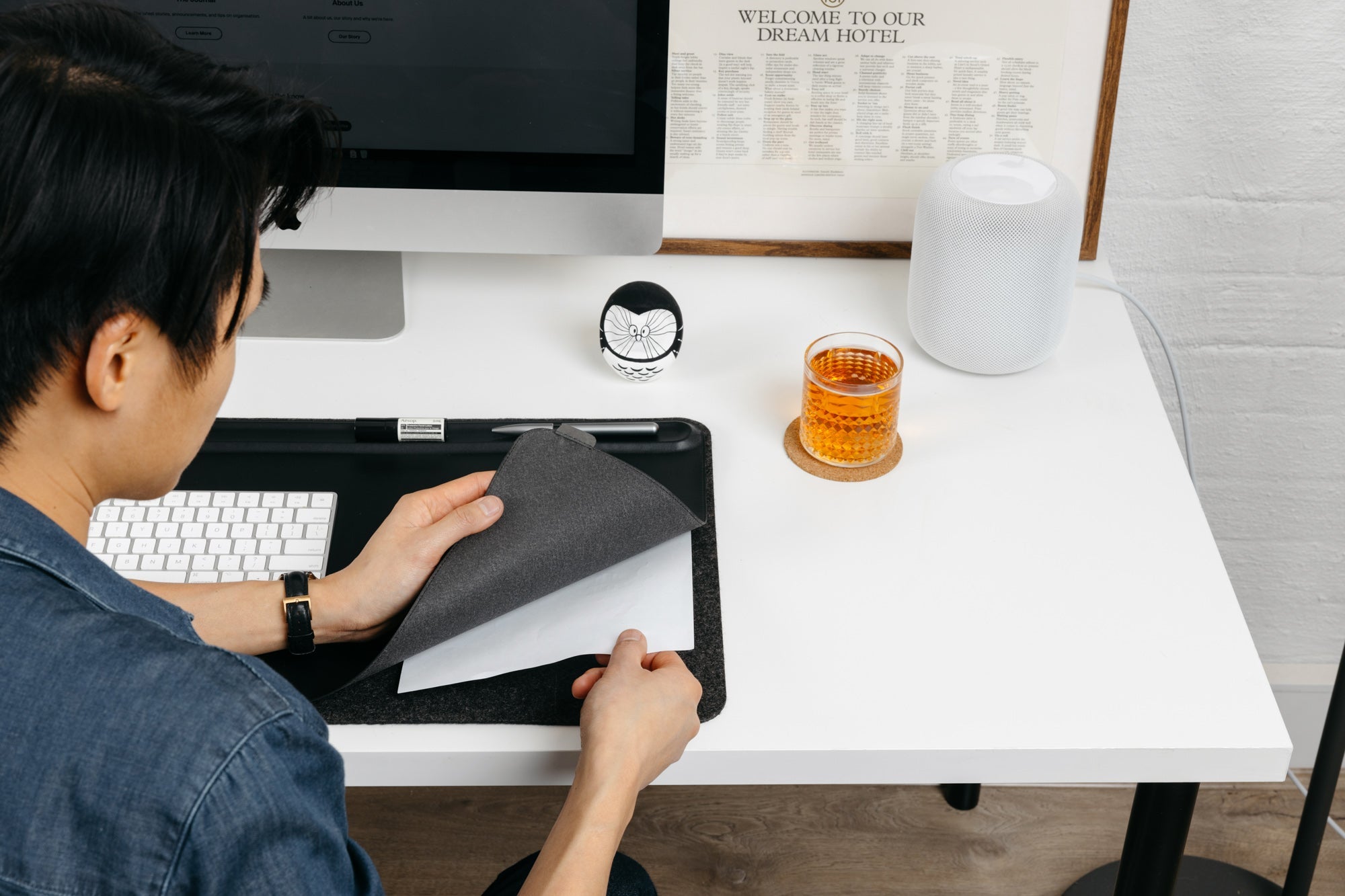 Desk mat met organisatiefuncties