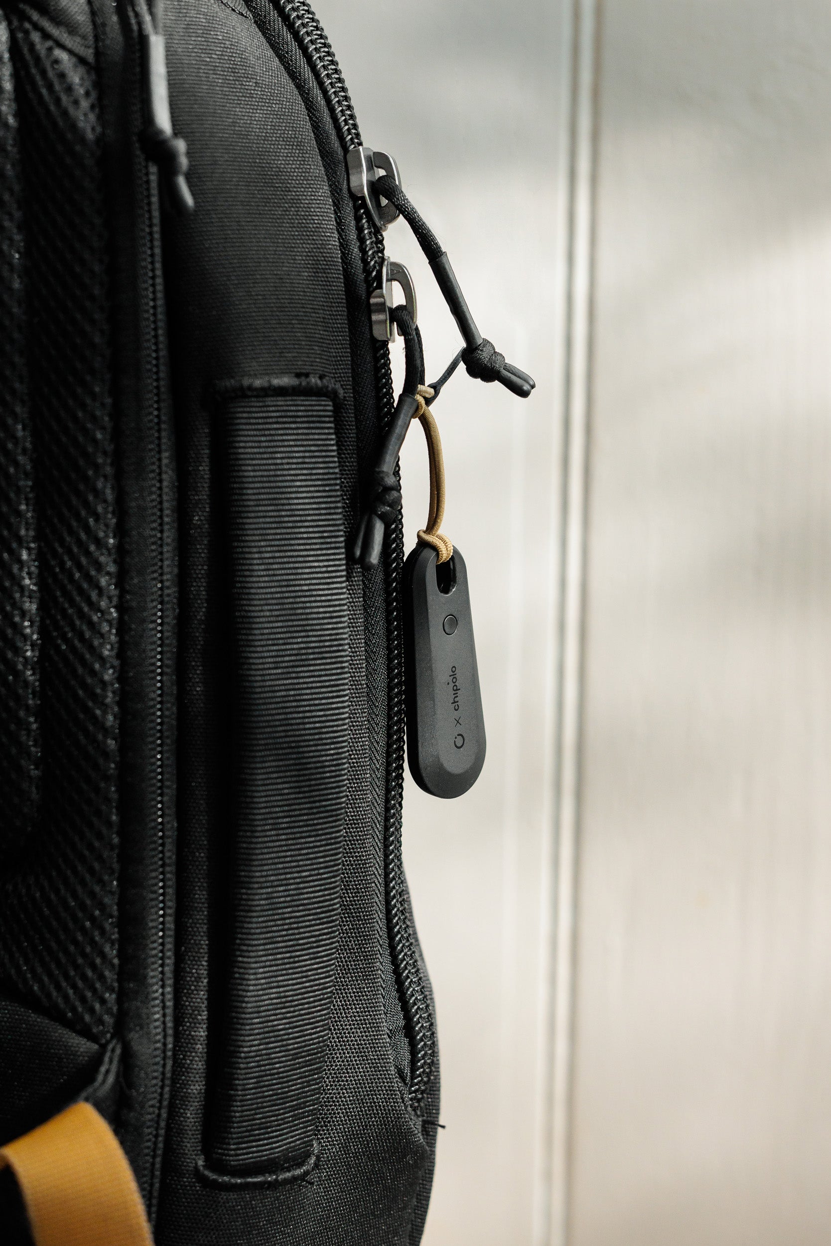 Orbitkey X Chipolo tracker V2