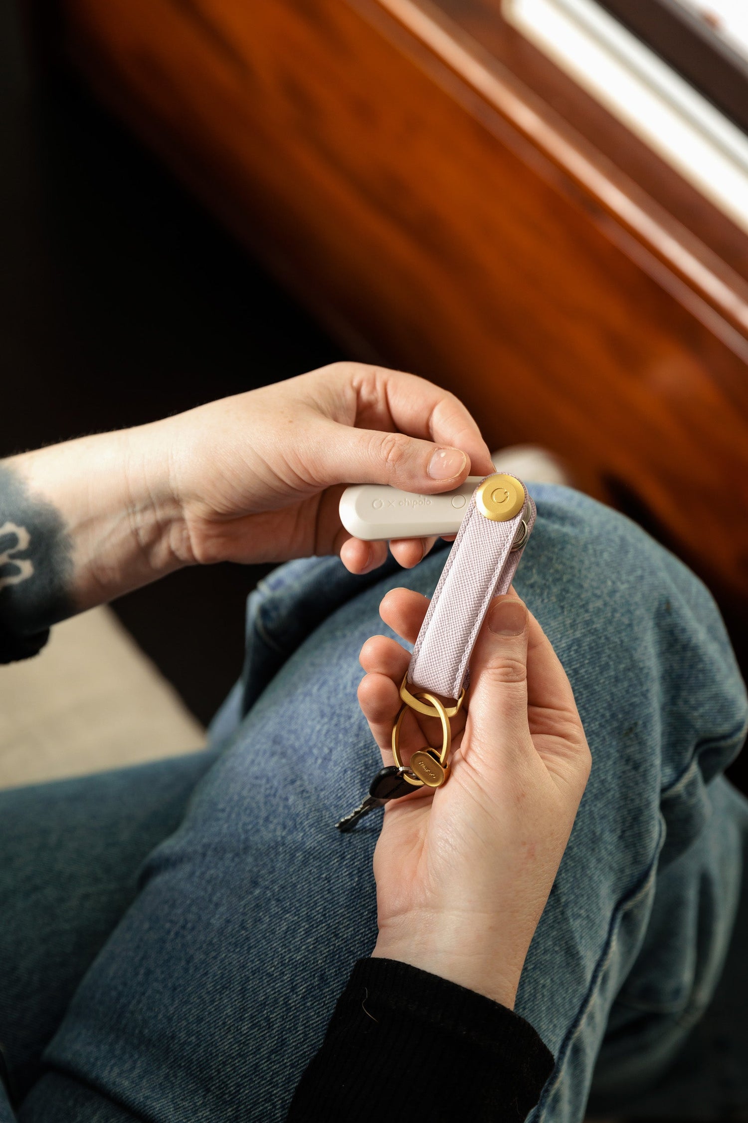 Orbitkey X Chipolo tracker V2