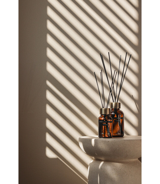 Fragrance sticks 200ml amber/brass SMELLS LIKE HOME