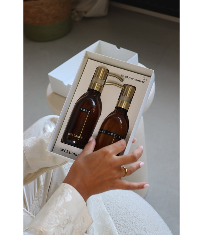 Hand care set. Bamboo